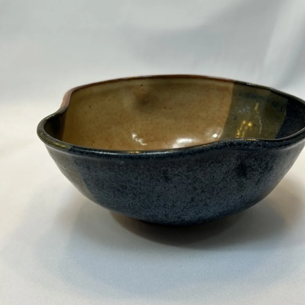 Pottery Glazed Fluted Bowl